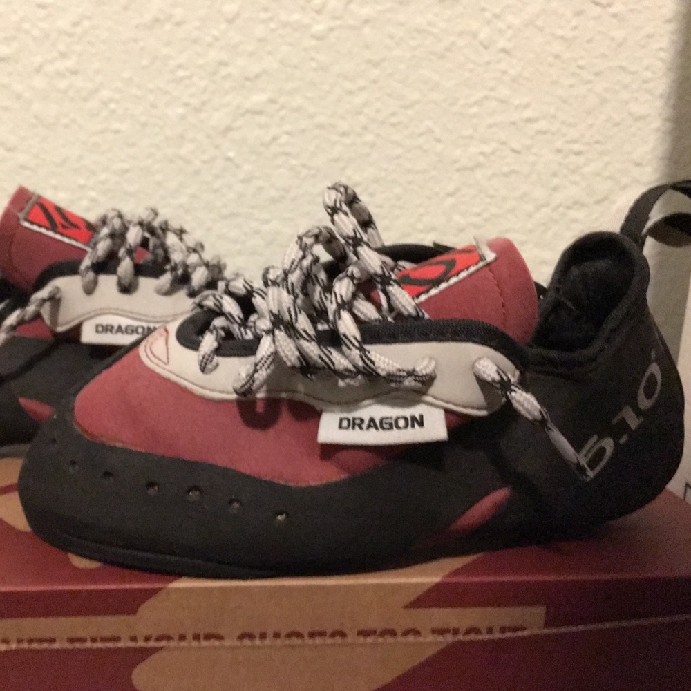 Five ten dragon climbing shoe NEW